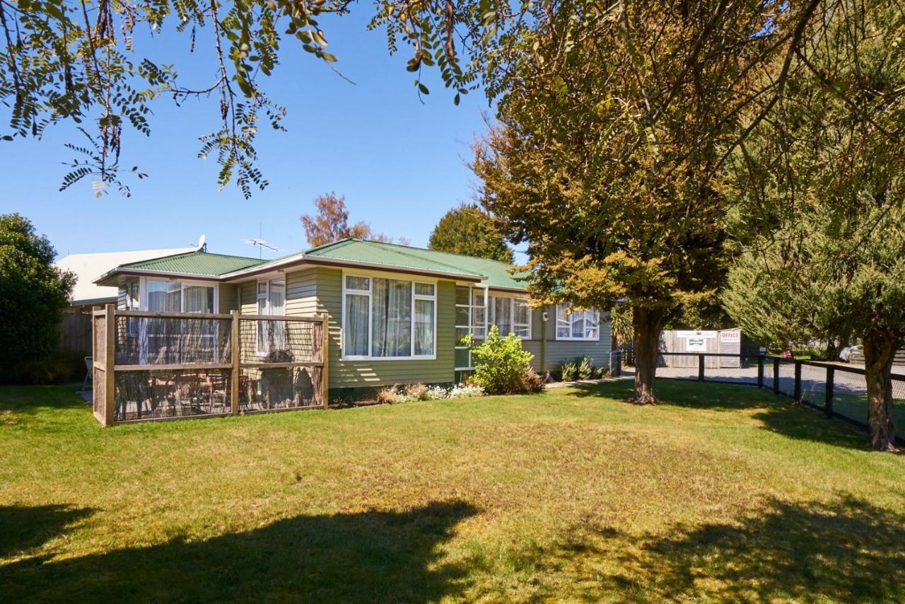 Accommodation Fiordland -The Three Bedroom House At 226A Milford Road Te Anau Esterno foto