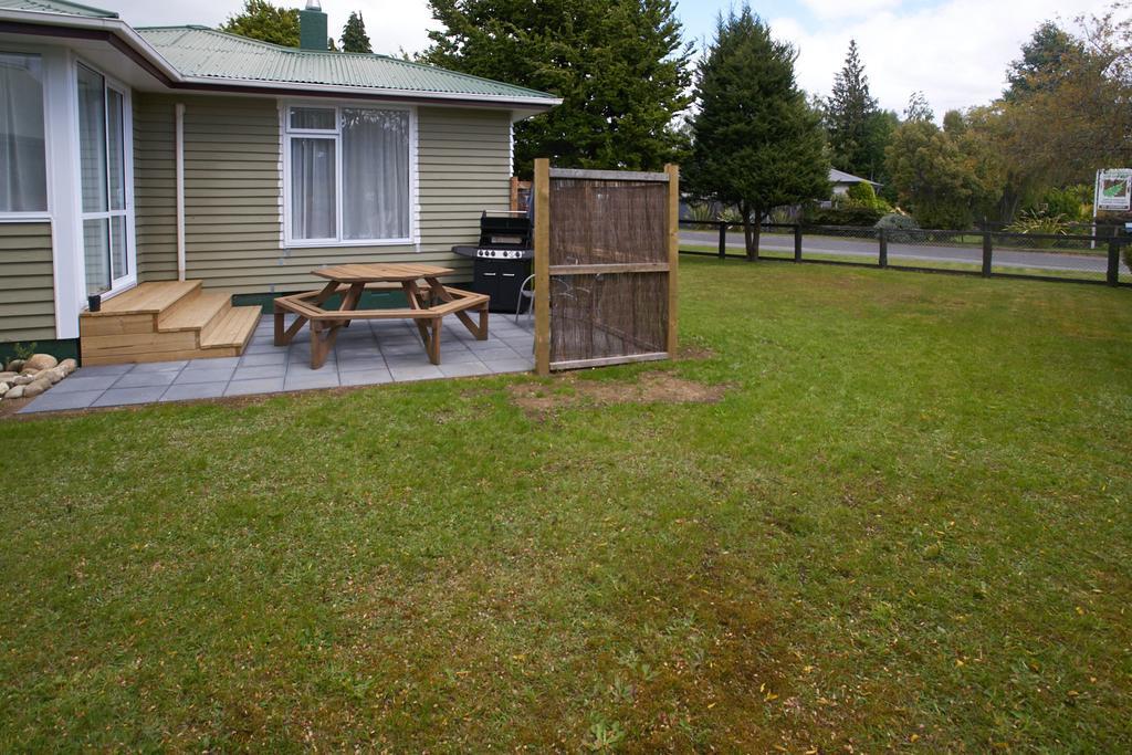 Accommodation Fiordland -The Three Bedroom House At 226A Milford Road Te Anau Esterno foto