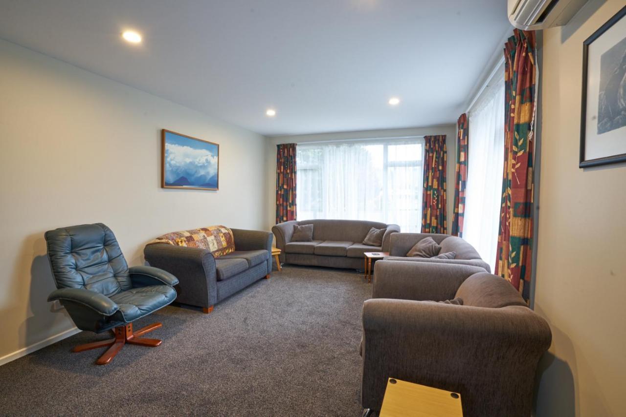 Accommodation Fiordland -The Three Bedroom House At 226A Milford Road Te Anau Esterno foto