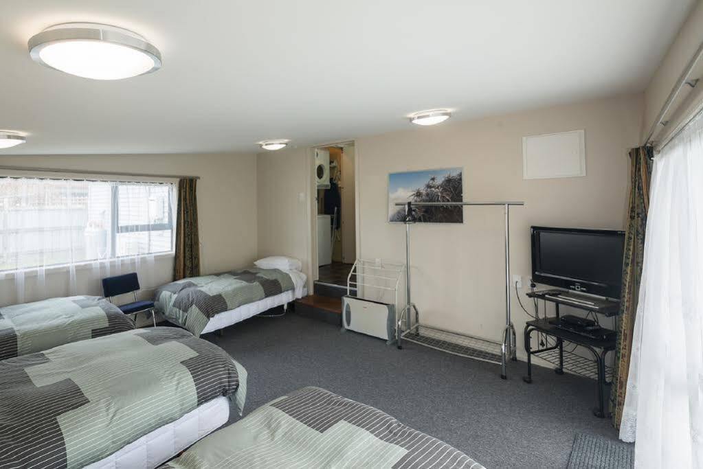 Accommodation Fiordland -The Three Bedroom House At 226A Milford Road Te Anau Esterno foto