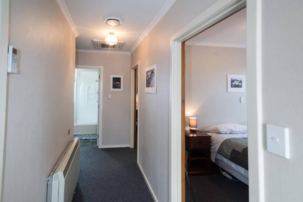 Accommodation Fiordland -The Three Bedroom House At 226A Milford Road Te Anau Esterno foto